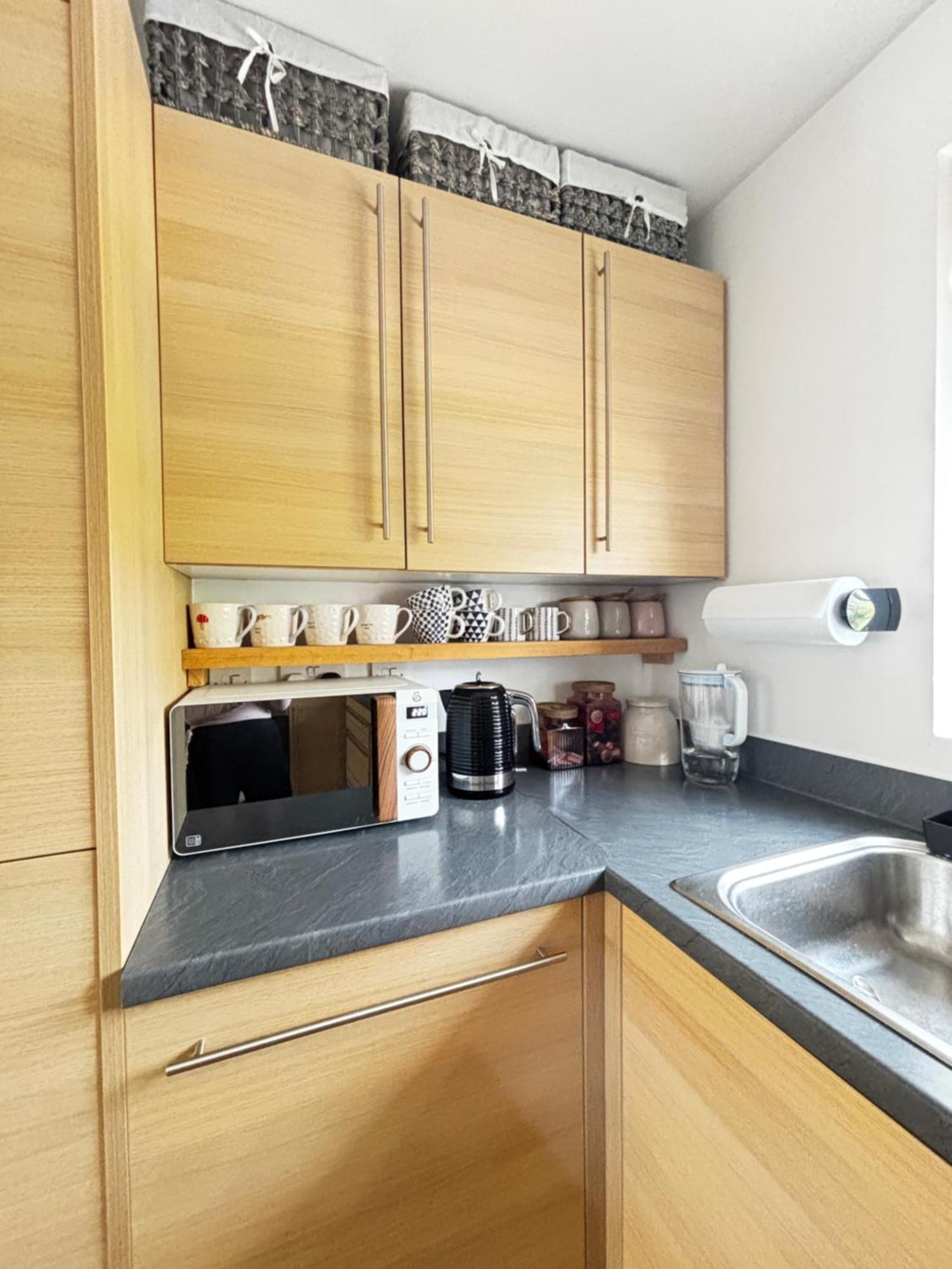 Delux Room With Private Parking, Sleeps 2, Perfect For Cotswold Getaway, Easy A419 Access Blunsdon Ngoại thất bức ảnh